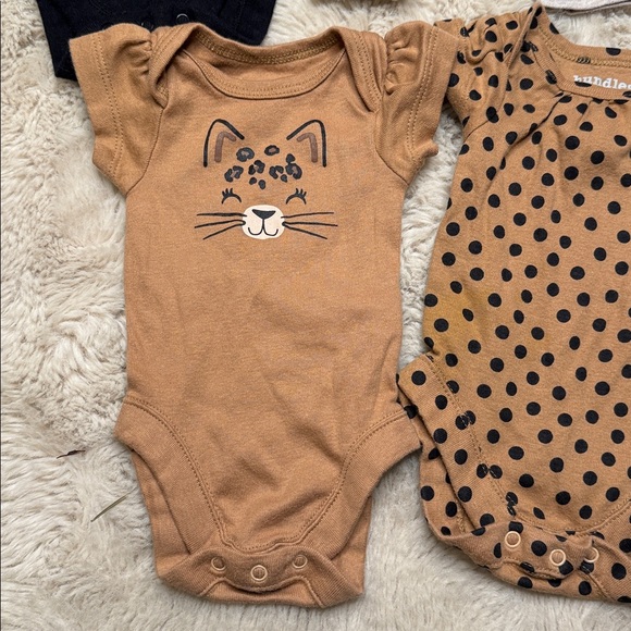 0/3m Adorable Baby Onesie Set in Neutral Tones gender neutral - Picture 2 of 11